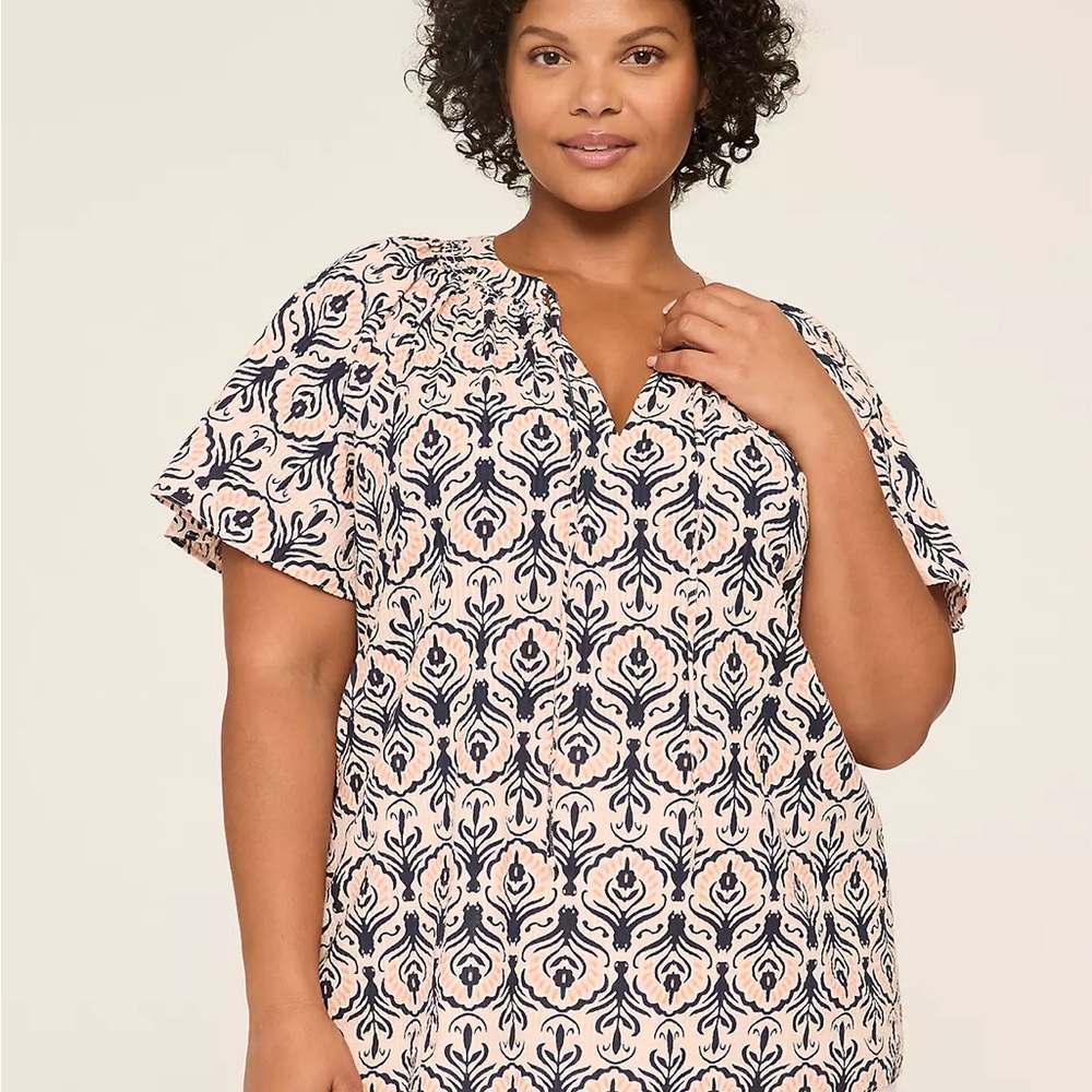 🍑 NWOT Lane Bryant Swing Flutter-Sleeve Popover Blouse – Peach Geo 🍑